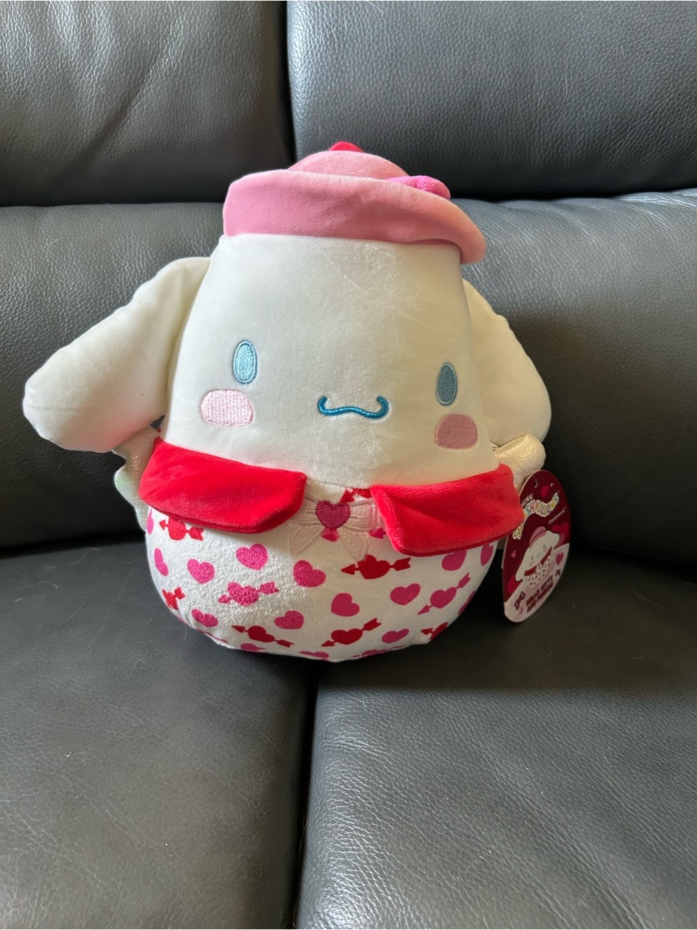 New with tags Sanrio Cinnamon roll Squishmallow 🩷